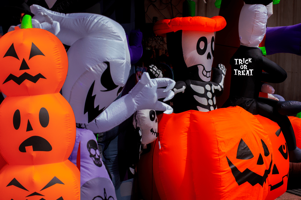 Best Ideas for Halloween outdoor inflatable decorations