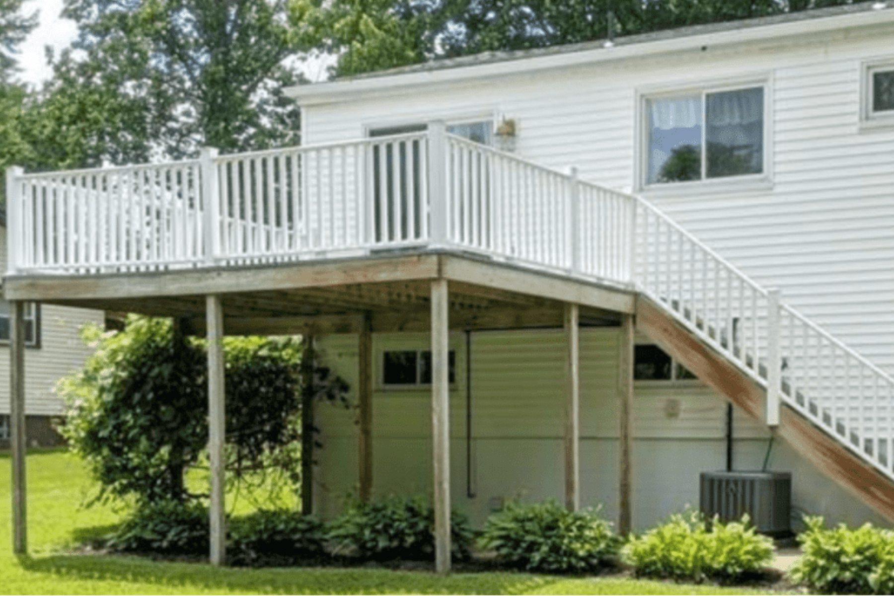 How to Refinish and Repaint Outdoor Decks in 12 Easy Steps